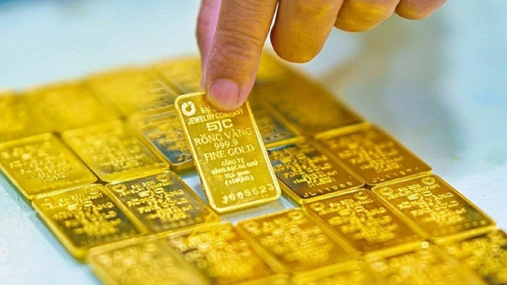 Giá vàng miếng tăng nóng hơn 2 triệu đồng/lượng