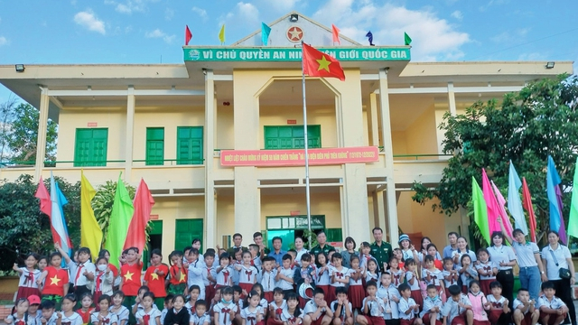 Ưu tiên đầu tư trường học cho các xã biên giới