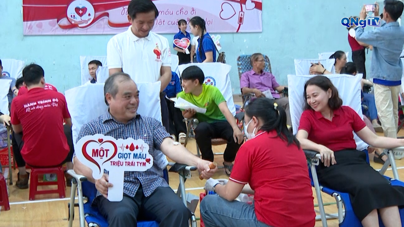Tiếp nhận hơn 500 đơn vị máu tại Ngày hội hiến máu tình nguyện