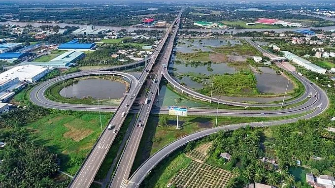 Giải ngân vốn đầu tư công tăng mạnh, đạt gần 44% kế hoạch