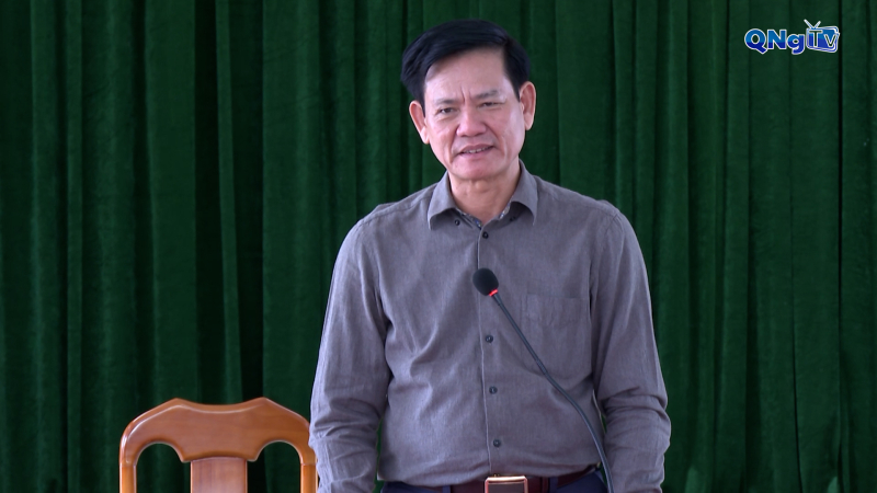 Trưởng Ban Tuyên giáo và Dân vận Tỉnh ủy làm việc tại xã Sa Loong