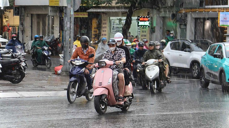 Nắng nóng trải dài từ Bắc Bộ đến Nam Trung Bộ