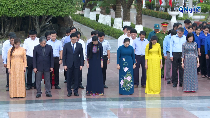 Lãnh đạo tỉnh viếng Nghĩa trang Liệt sĩ tỉnh