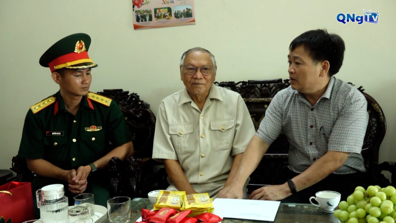 Phó Chủ tịch Thường trực HĐND tỉnh Nguyễn Cao Phúc thăm gia đình người có công