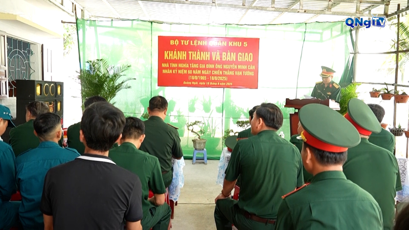 Quân khu 5 bàn giao nhà tình nghĩa