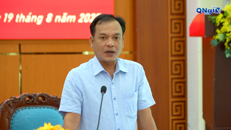 Phó Bí thư Thường trực Tỉnh ủy U Huấn làm việc tại xã Trà Bồng