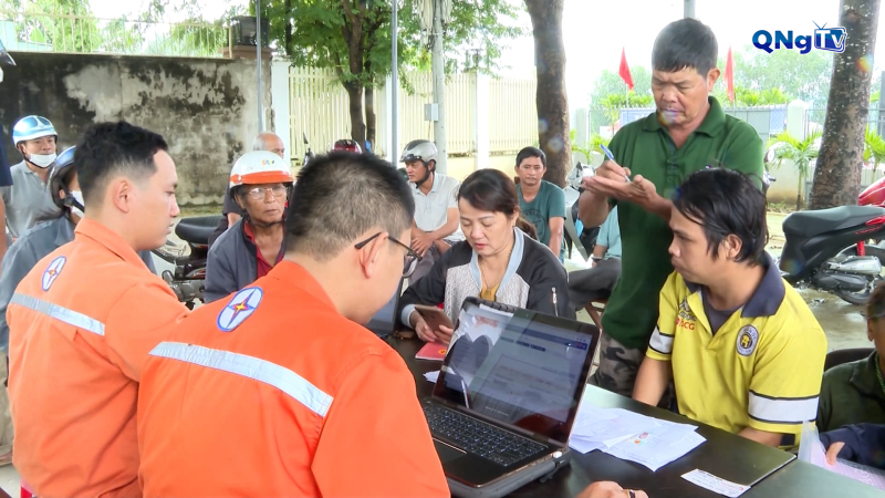 Công ty Điện lực Quảng Ngãi triển khai ký lại hợp đồng mua bán điện