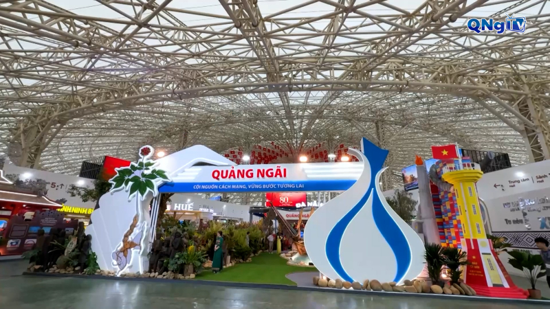 Khai mạc triển lãm thành tựu đất nước