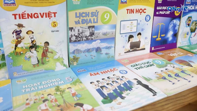 Y&ecirc;u cầu cung cấp một bộ s&aacute;ch gi&aacute;o khoa thống nhất to&agrave;n quốc