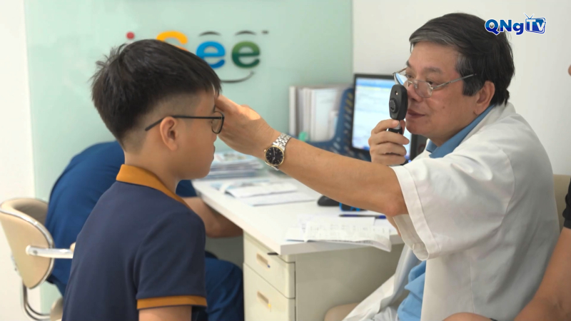 Tật khúc xạ ở trẻ em Việt Nam đang ở mức báo động