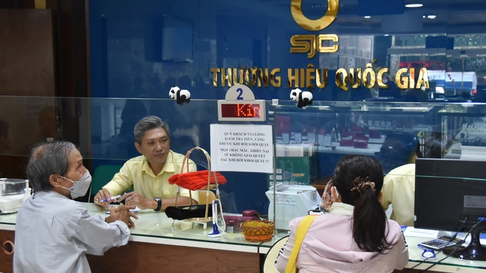 Giá vàng tăng tốc, chạm đỉnh cao nhất trong 3 tuần