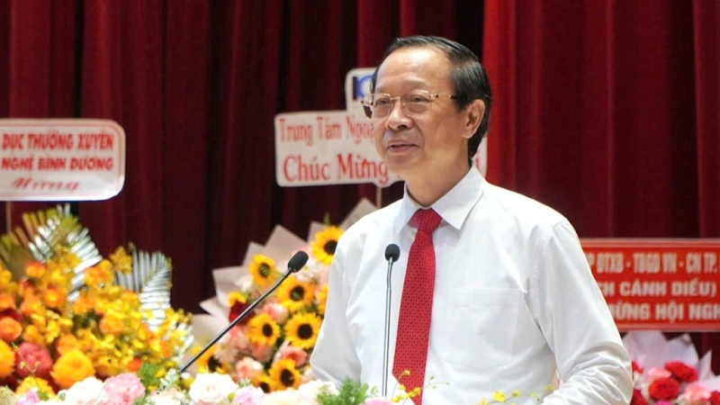 Phấn đấu đưa Tiếng Anh th&agrave;nh m&ocirc;n bắt buộc từ lớp 1