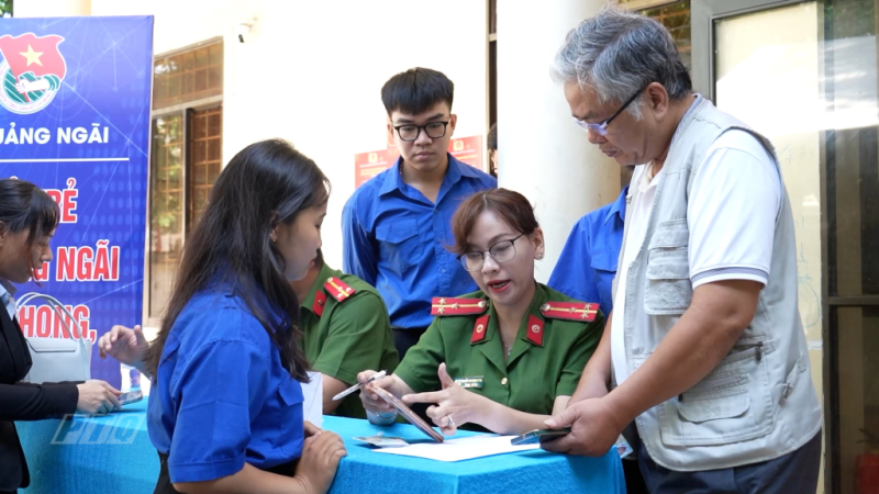 Quảng Ngãi lan tỏa phong trào bình dân học vụ số, phát triển xã hội số