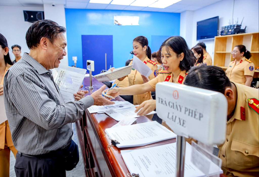 Rút ngắn thời gian cấp, cấp lại và đổi Giấy phép lái xe. Ảnh minh họa