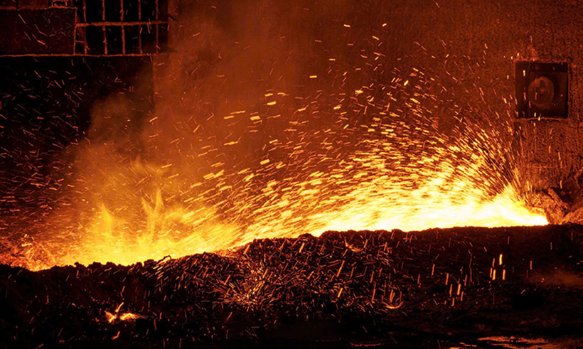 Gang lỏng lò cao số 2 của dự án Khu liên hợp sản xuất gang thép Hòa Phát Dung Quất 2 ra lò.