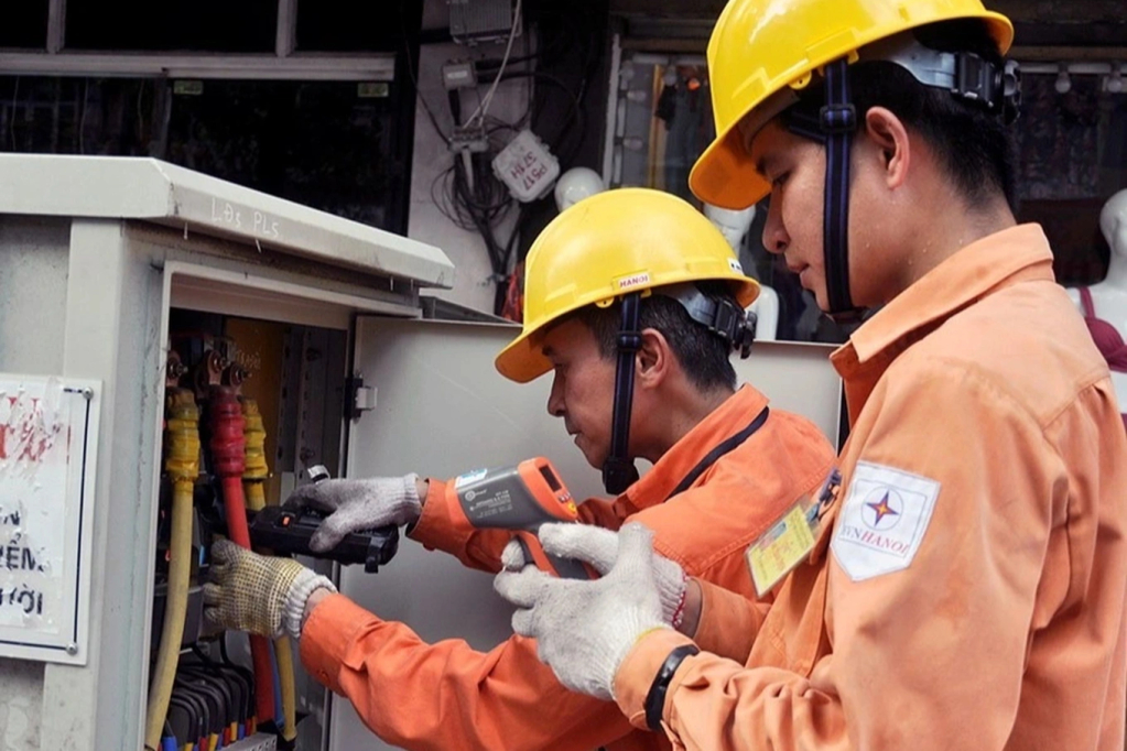 Tính đến hết năm 2024, sau khi có lãi, số lỗ lũy kế của công ty mẹ EVN vẫn còn khoảng 44.792 tỷ đồng (Ảnh: EVN).