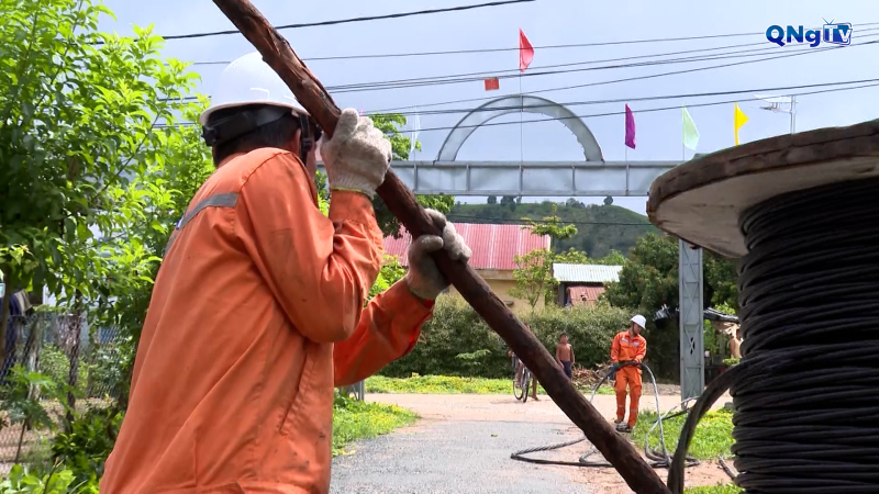 Chủ động bảo đảm an toàn điện mùa mưa bão tại khu vực phía Tây