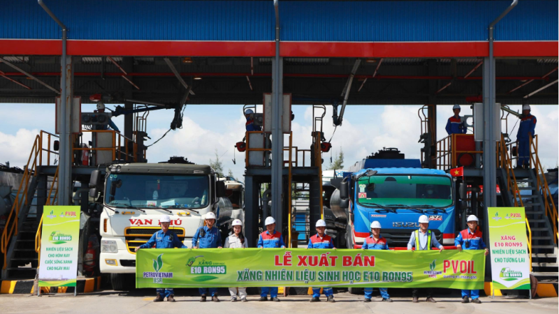 Xuất bán lô xăng E10 RON95 đầu tiên tại miền Trung