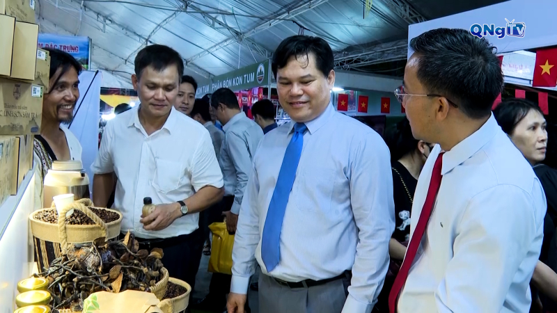 Hơn 5 tỷ đồng doanh số bán hàng tại Hội chợ Công thương và sản phẩm OCOP Quảng Ngãi