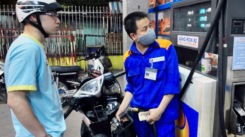 Giá xăng dầu đồng loạt tăng