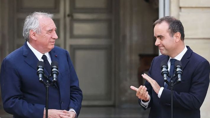 Tân Thủ tướng Pháp cam kết thay đổi căn bản chính sách