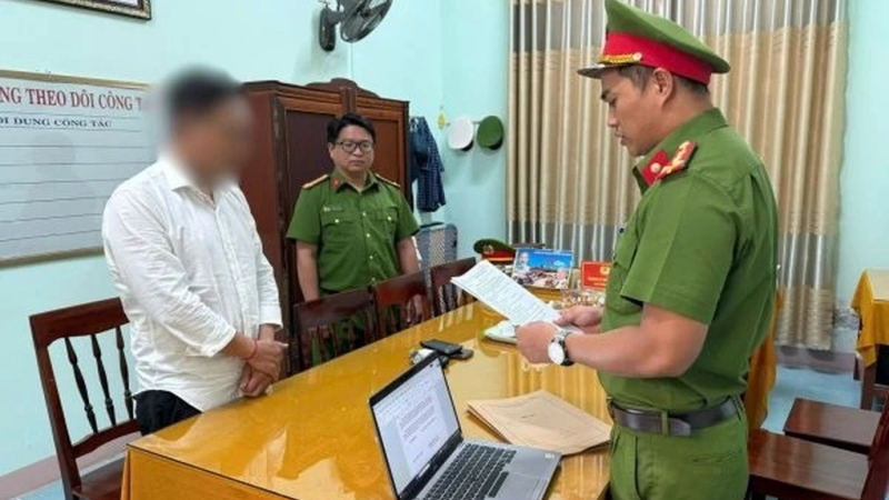 Công an Quảng Ngãi khởi tố 3 nhân viên giao hàng vì tham ô tài sản