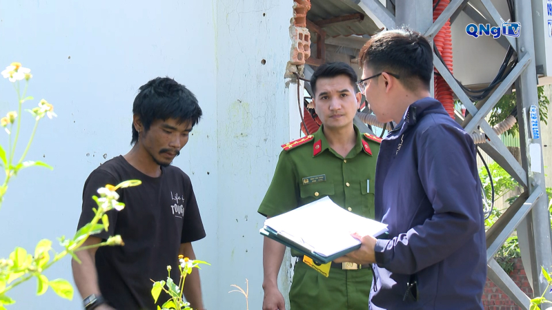 Bắt giữ đối tượng đốt trụ điện tại phường Kon Tum