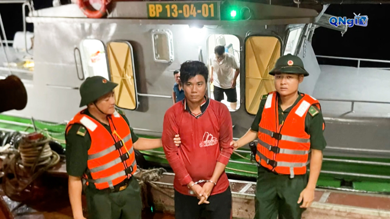Bắt người bị truỳ nã khi đang lẩn trốn trên tàu cá