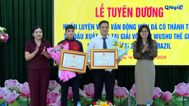 Khen thưởng vận động viên có thành tích xuất sắc tại Giải Vô địch Wushu thế giới