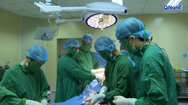 Hội thảo cập nhật kiến thức mới phẫu thuật thay khớp h&aacute;ng