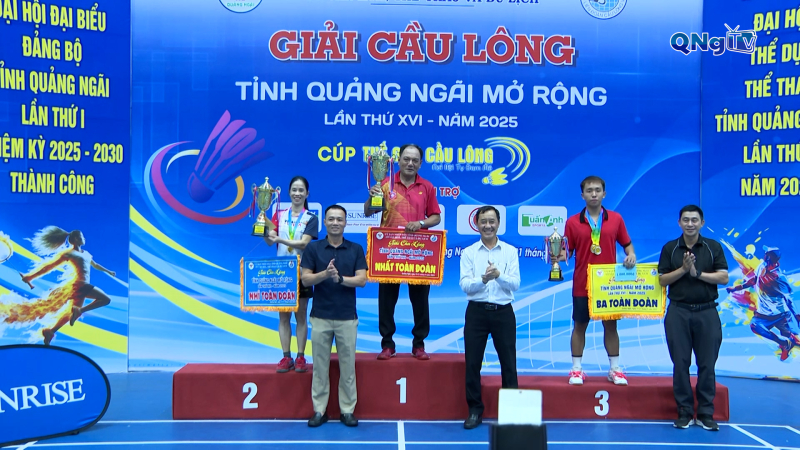 Bế mạc Giải Cầu lông tỉnh Quảng Ngãi mở rộng lần thứ XVI