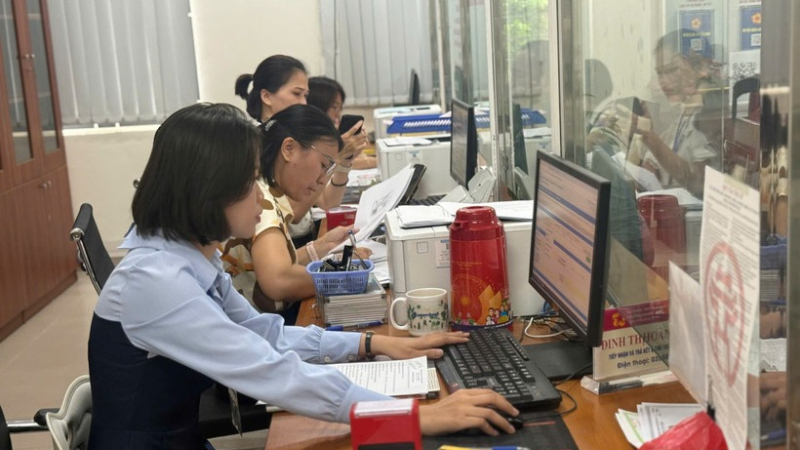 Tiếp tục cắt giảm thủ tục Trung ương, tăng ph&acirc;n cấp, ph&acirc;n quyền cho địa phương