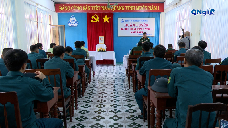 Huấn luyện Đại đội tự vệ pháo phòng không 