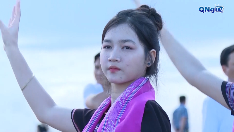 Phát triển du lịch gắn với bảo tồn văn hóa truyền thống của đồng bào dân tộc thiểu số