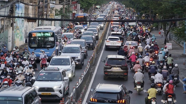 Cục Đăng kiểm bác tin “96% xe xăng phải ngừng bán”