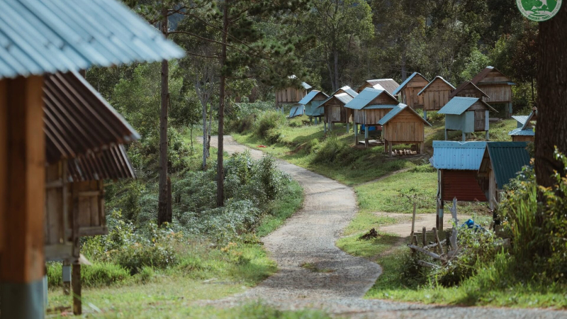 Ngôi làng bình yên ở Măng Đen thu hút khách du lịch