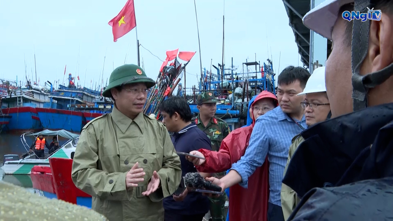 Kiểm tra công tác ứng phó với bão số 10