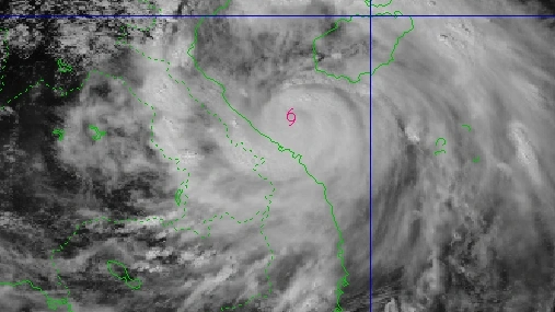 Huế khoảng 90km, tỉnh Quảng Trị khoảng 165km