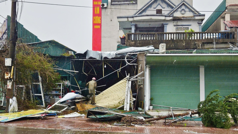 Khẩn trương khắc phục hậu quả bão số 10