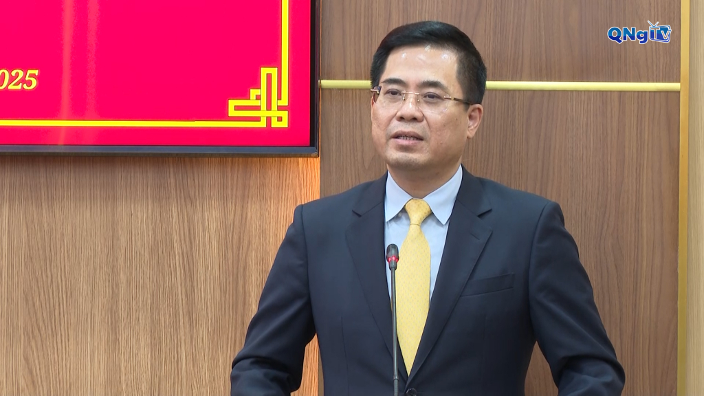 Chủ tịch UBND tỉnh Nguyễn Hoàng Giang phát biểu giao nhiệm vụ