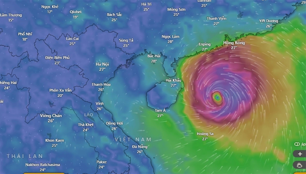 Theo chuyên gia, có hai kịch bản ảnh hưởng của bão Matmo khi đổ bộ vào đất liền Việt Nam. Trong đó, bão Matmo được dự báo có thể ảnh hưởng mạnh đến Quảng Ninh, Hải Phòng, Ninh Bình. (Nguồn: Windy)