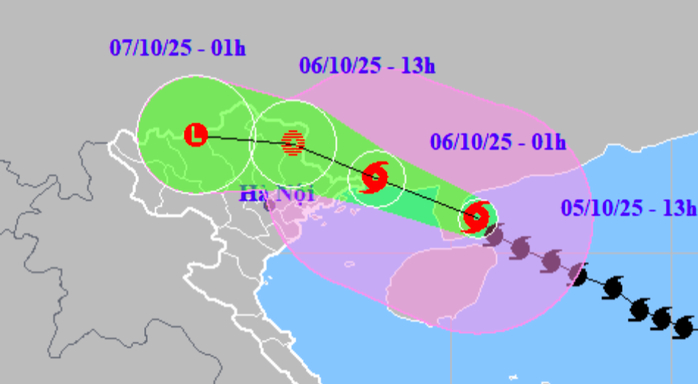 Dự báo hướng di chuyển và đổ bộ của bão số 11 Matmo thời điểm 13 giờ chiều 5-10. Ảnh: Trung tâm Dự báo khí tượng thủy văn quốc gia