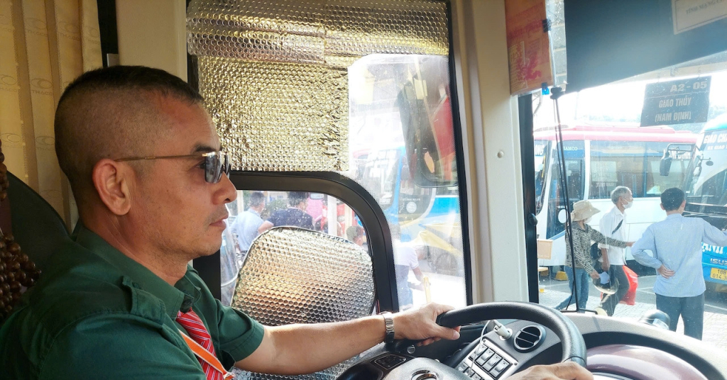 Đề xuất nâng tuổi hành nghề tài xế chuyên nghiệp 