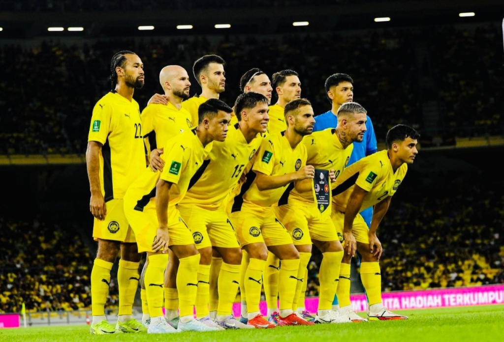 Nguồn gốc mờ ám của 7 cầu thủ nhập tịch Malaysia. Ảnh: NST.