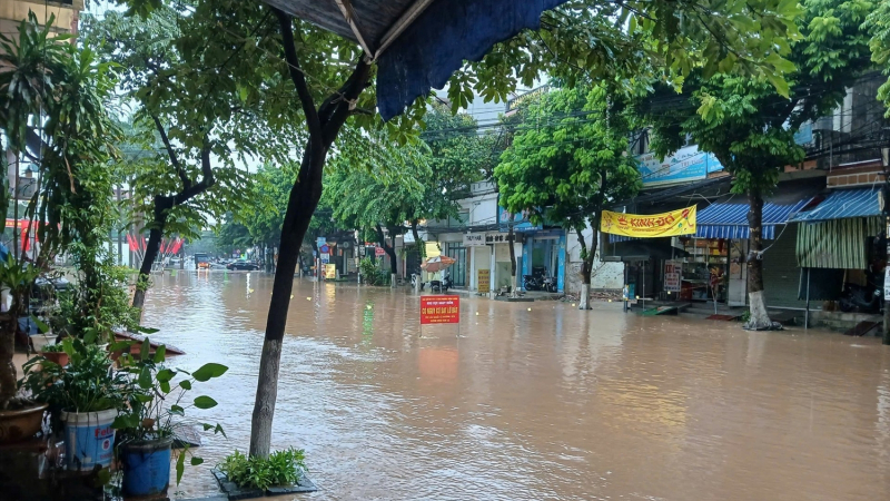 Bộ Y tế cảnh báo nguy cơ dịch bệnh từ mưa lũ dữ dội sau bão số 10