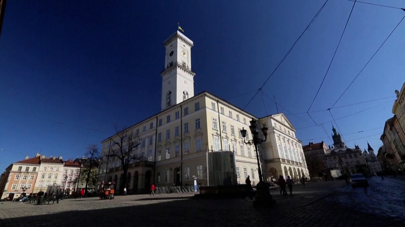 Ukraine nhận viện trợ từ tài sản bị đóng băng của Nga