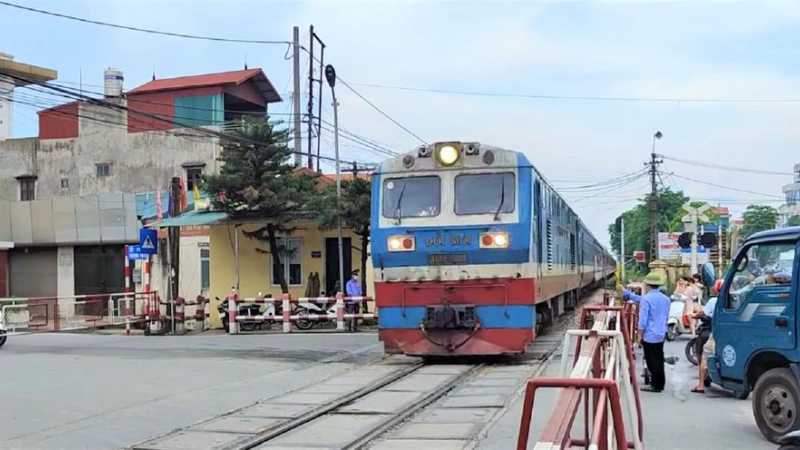 Đường sắt quyết liệt thực hiện Chỉ thị 22, x&oacute;a hơn 1.300 lối đi tự mở