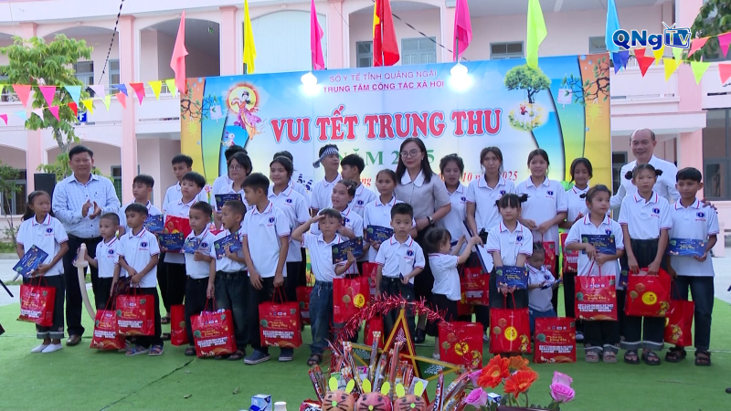 Trung thu ấm áp của trẻ em có hoàn cảnh đặc biệt