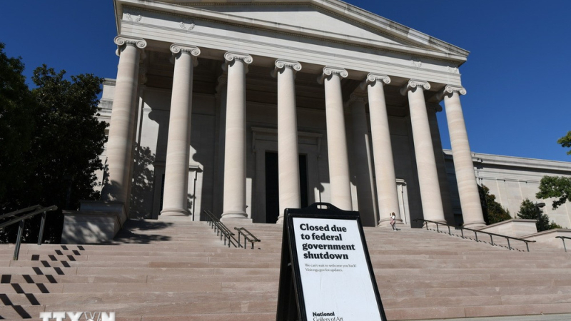 Mỹ bắt đầu đợt sa thải nhân viên liên bang do đóng cửa Chính phủ