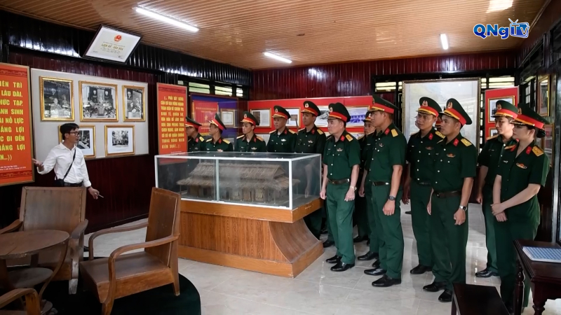 Bộ Chỉ huy qu&acirc;n sự tổ chức chương tr&igrave;nh &ldquo;H&agrave;nh qu&acirc;n về nguồn&rdquo;